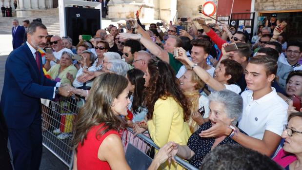 Gran recibimiento a los Reyes en Cuenca
