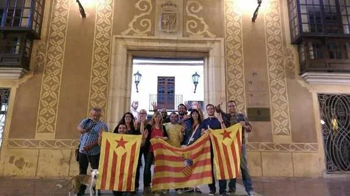 Imagen de los concejales de Compromís y ERPV en Benicarló (Castellón)