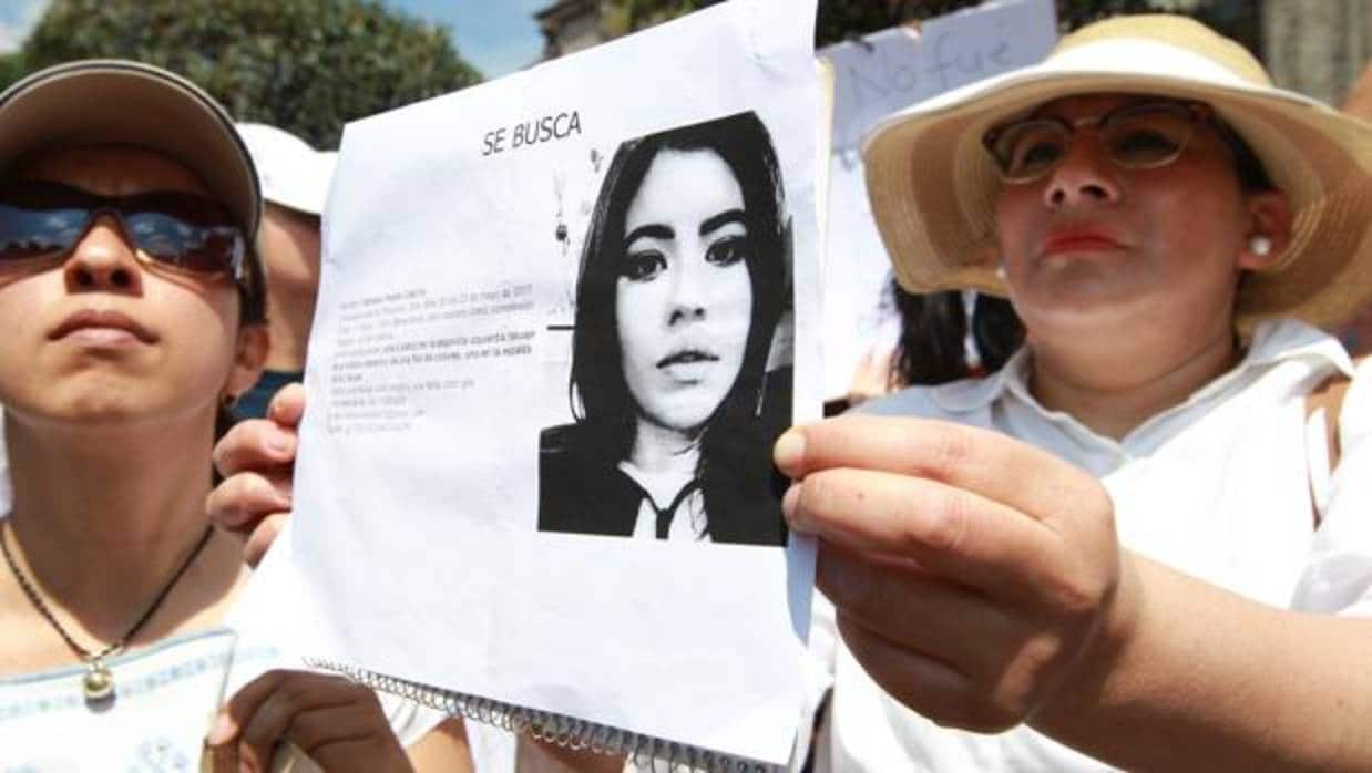 Miles de personas marchaban este domingo en la Ciudad de México, tras la conmoción causada por el asesinato de Mara Fernanda Castilla