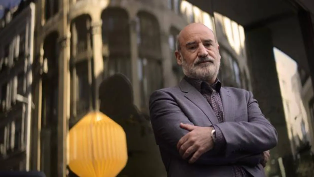 Fernando Aramburu, autor del fenómeno editorial del año, «Patria», conversará con el redactor jefe de Cultura de ABC, Jesús García Calero
