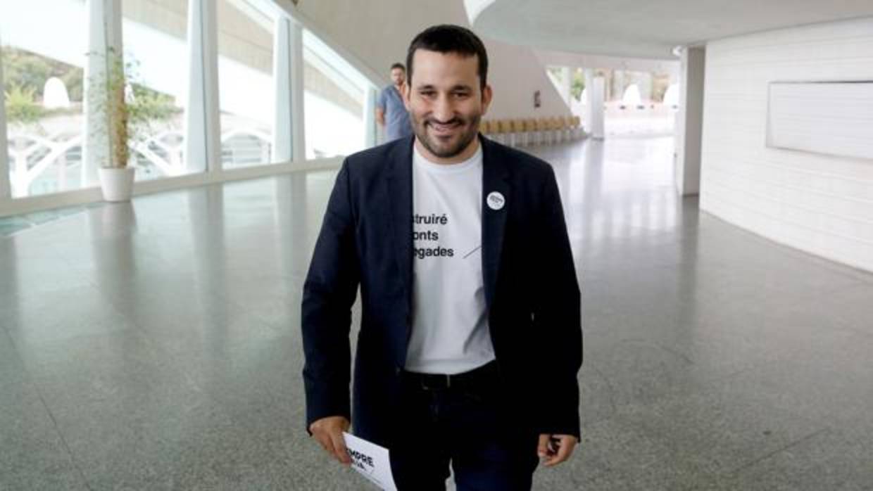 Vicent Marzà, este martes, durante la presentación de la campaña de promoción del valenciano