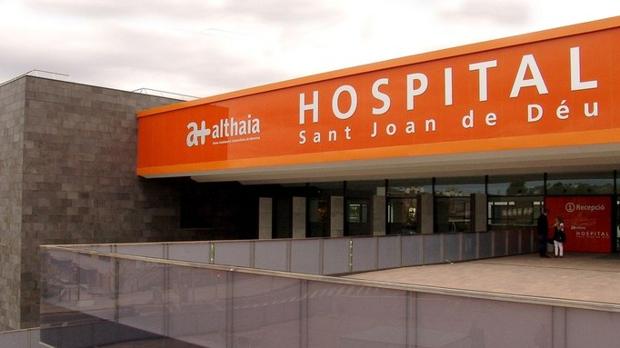 Muere un joven de 20 años tras acudir 4 veces a Urgencias con dolor abdominal