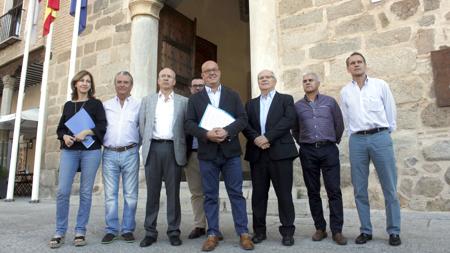Los alcaldes y cargos del PP, en el Palacio de Fuensalida