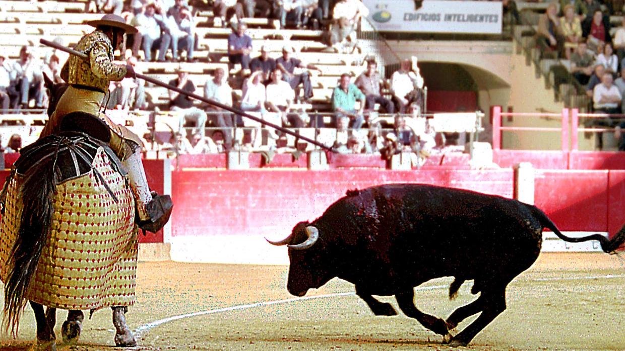 Toro de Cuadri premiado en la zaragozana Corrida de la Prensa del año 2001