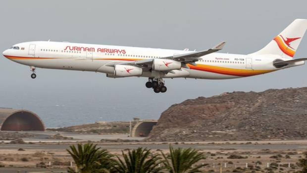 Un aparato de una aerolínea asiática en Gran Canaria el pasado mes de agosto