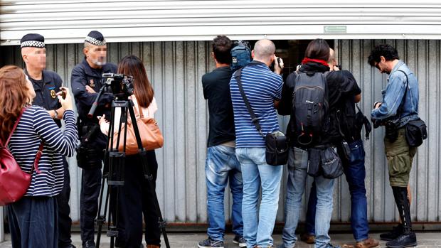 Periodistas catalanes y corresponsales denuncian presiones de la Generalitat y ciberacoso