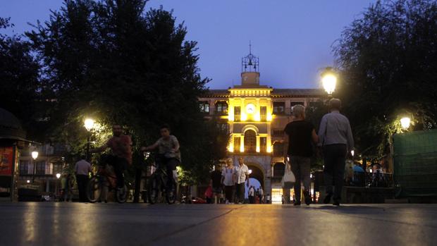 La iluminación de Zocodover se centrará en el Arco de la Sangre