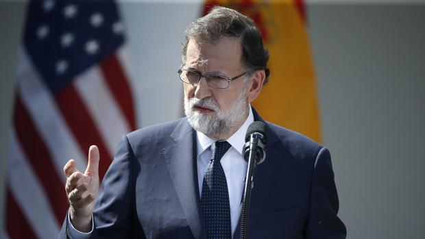 Rajoy presidirá un gabinete de crisis desde La Moncloa para seguir al minuto la jornada del referéndum ilegal