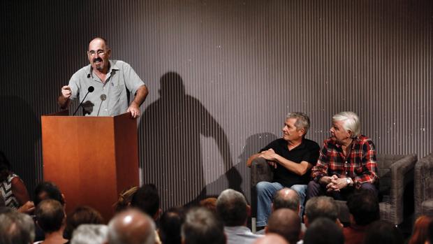 Un acto a favor del referéndum denuncia el «disimulo» sobre Cataluña en la política valenciana