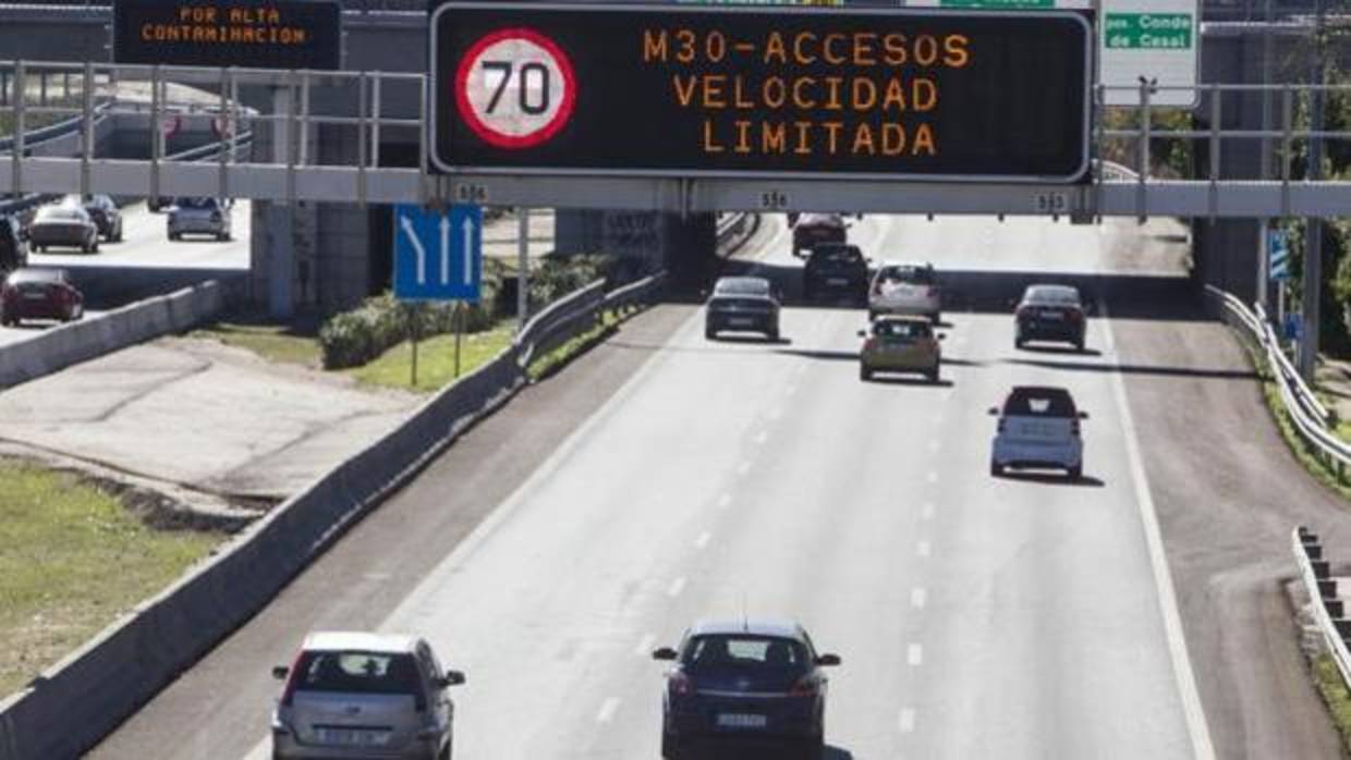 Tampoco se podrá circular a más de 70 km/h este domingo en la M-30 y los accesos a Madrid