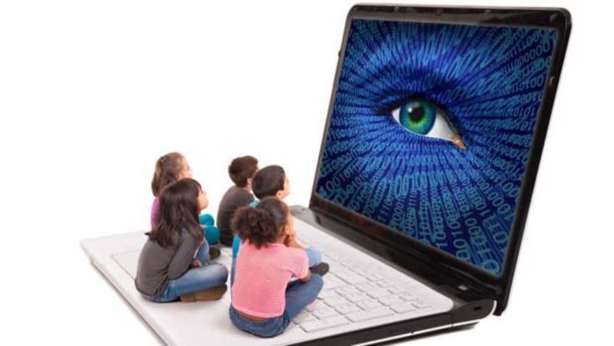 Niños delante de la pantalla de un ordenador