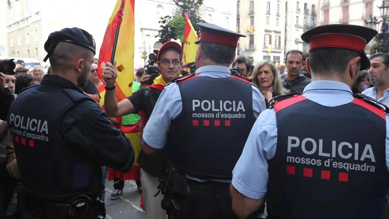 El sindicato de la Guardia Civil añade que el ministro prefirió aparcar la propuesta de una «pasarela» para los mossos descontentos