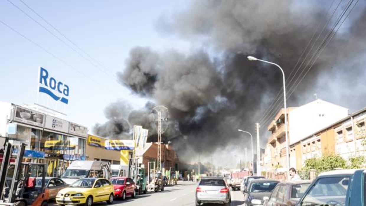 Incendio en una nave industrial del polígono El Cerro de Segovia