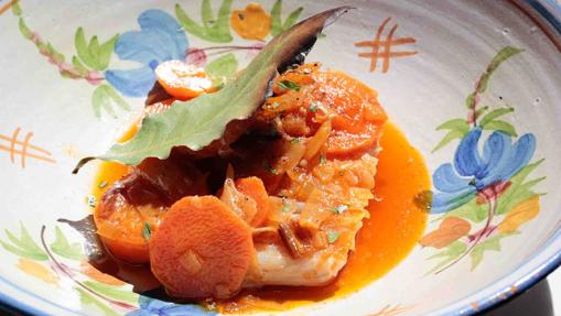 Ala de raya confitada en escabeche de azafrán