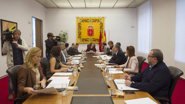El Parlamento de Navarra cambia el Día de la Hispanidad por el Día de la Resistencia Indígena