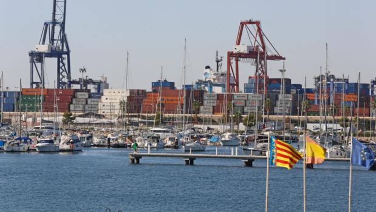 Imagen de las instalaciones del puerto de Valencia tomada este jueves
