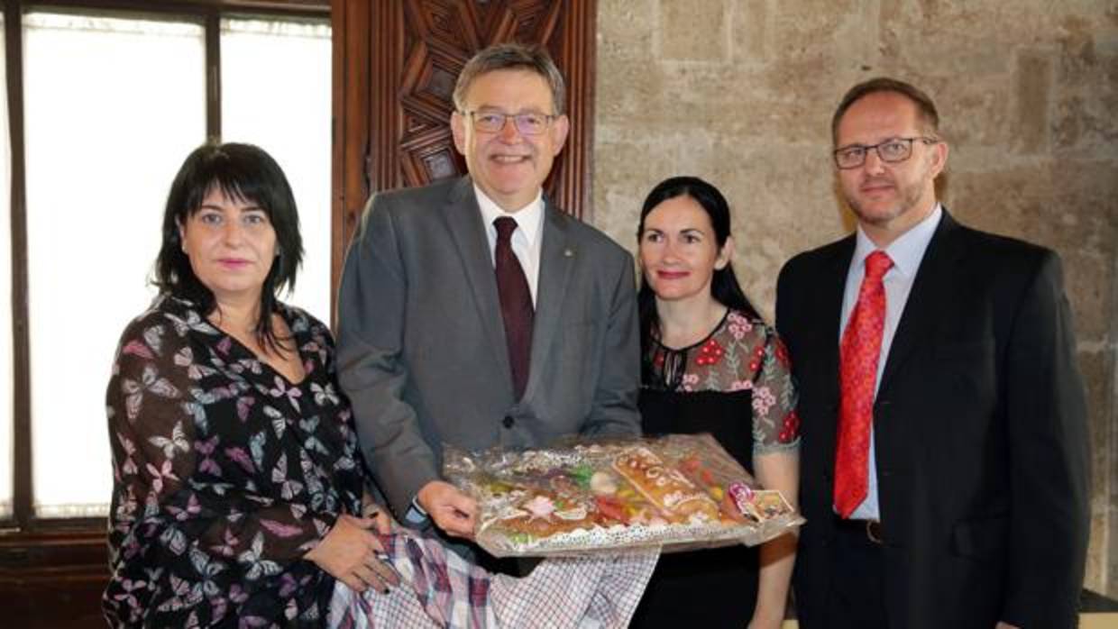 Imagen de Ximo Puig tomada este viernes en el Palau al recibir la Mocadorá