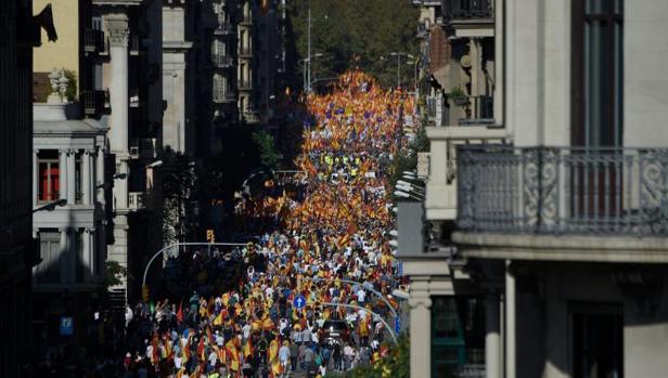 Barcelona toma aire defendiendo la democracia