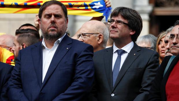 Directo manifestación: La Generalitat enmudece ante la manifestación multitudinaria por la unidad de España