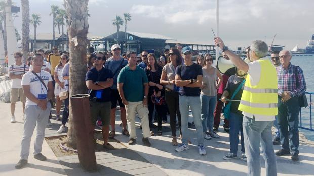 El Race Village recibe su primera visita: los voluntarios de Alicante Puerto de Salida