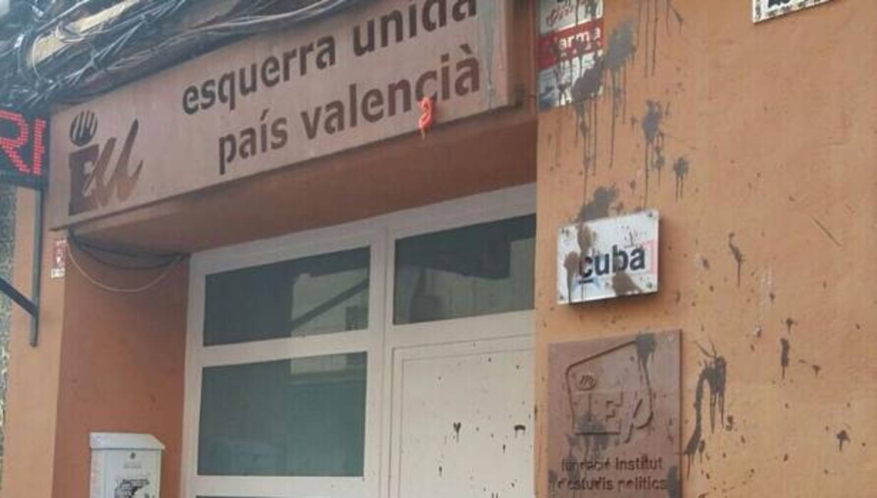 Imagen de la sede de Esquerra Unida tras el ataque