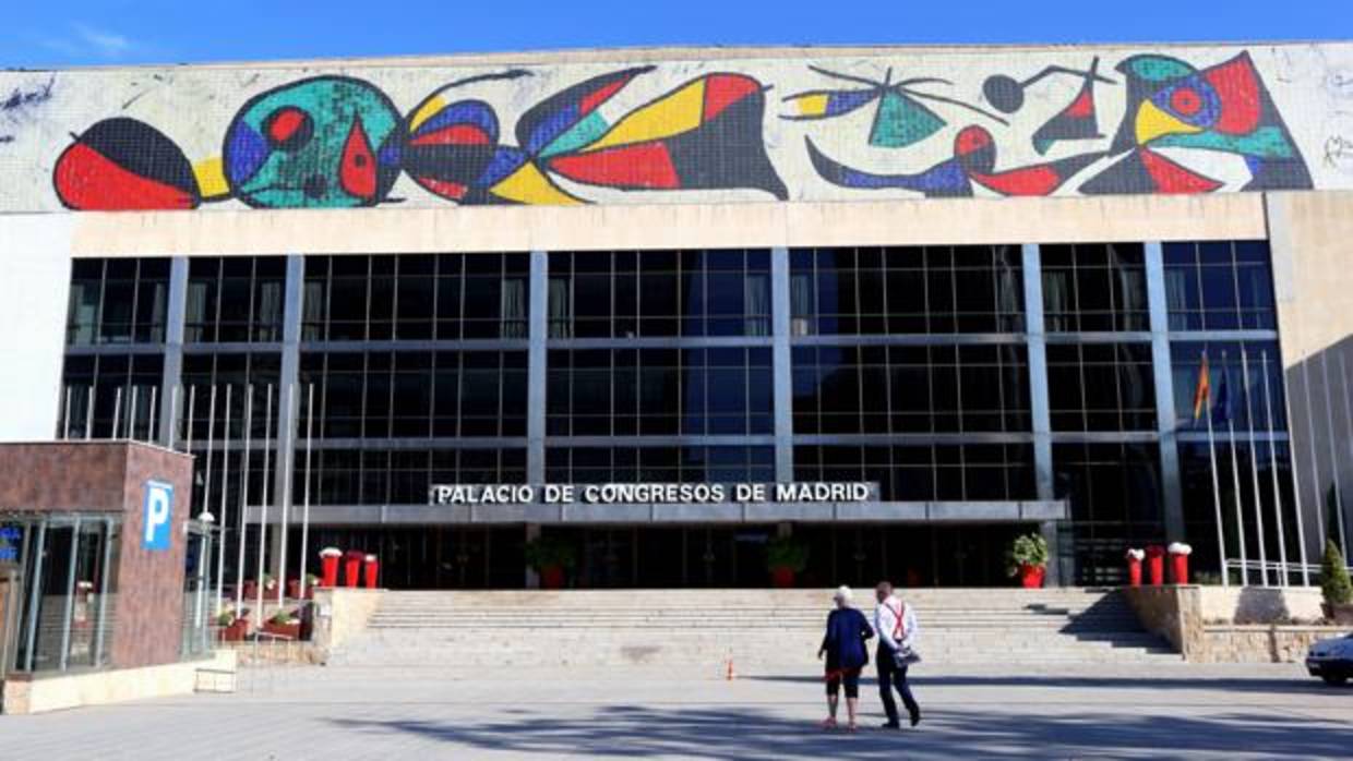 Acceso principal al Palacio de Congresos de Madrid