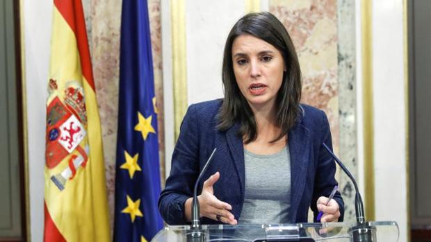 Podemos carga contra Sánchez y recupera el discurso de la «triple alianza PP, PSOE y Ciudadanos»