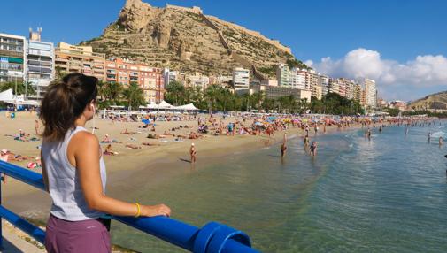 Imagen tomada este lunes en la playa de El Postiguet de Alicante