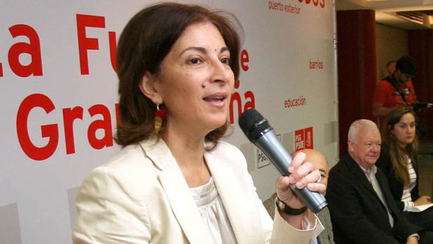 Una edil del PSOE coruñés se salta la ley al cobrar dos sueldos públicos