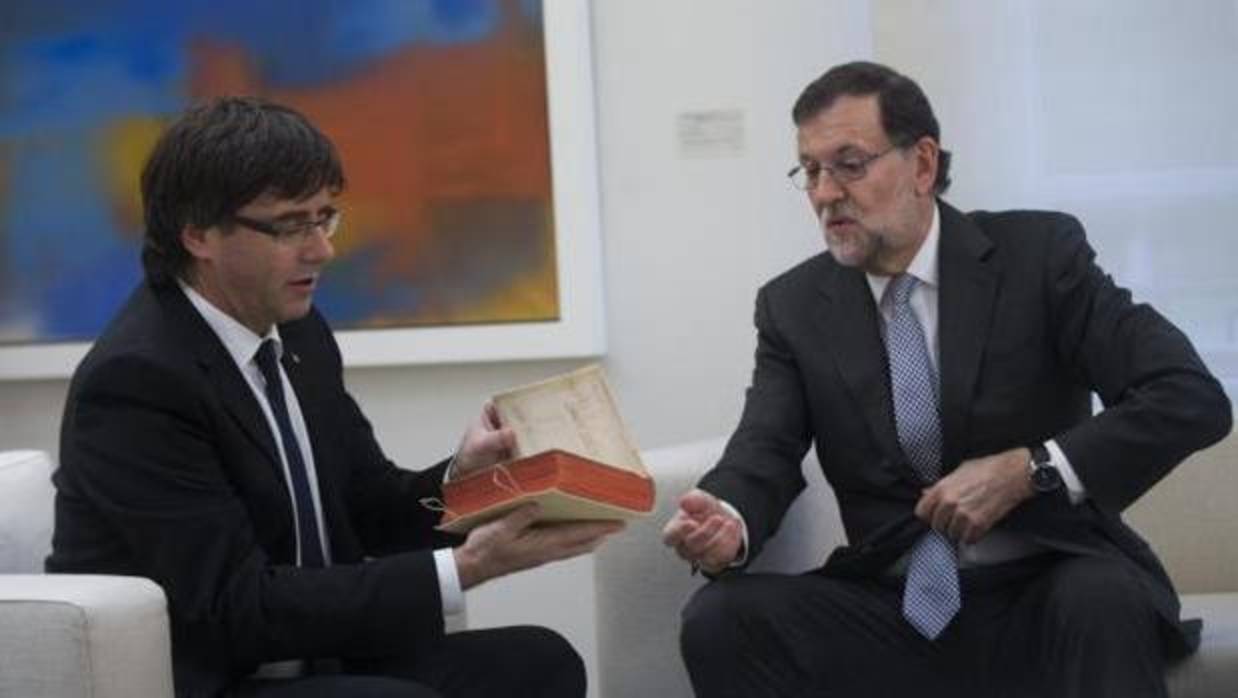 Rajoy Puigdemont, durante la reunión que mantuvieron el 20 de abril de 2016