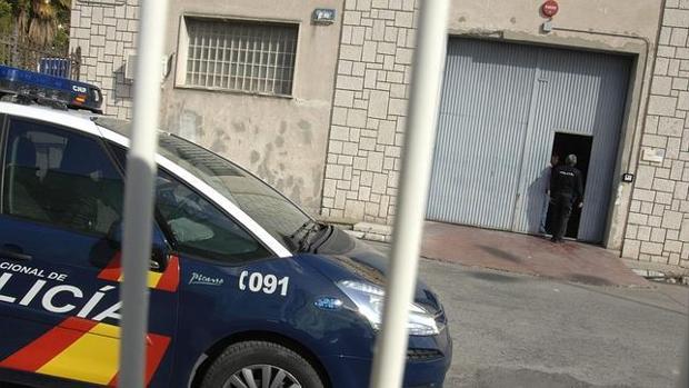 Una fugitiva se oculta dentro de un canapé para no ser detenida en Málaga