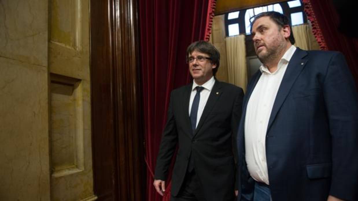 Puigdemont y Junqueras, el 10 de octubre antes de que el Presidente de la Generalitat compareciera en el hemiciclo