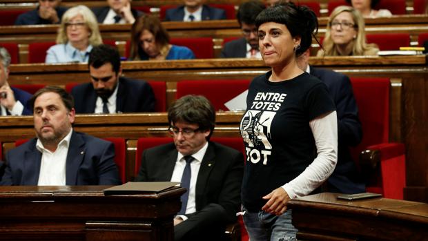 La CUP exige a Puigdemont que dé un sí «nítido» a la independencia y proclame la república