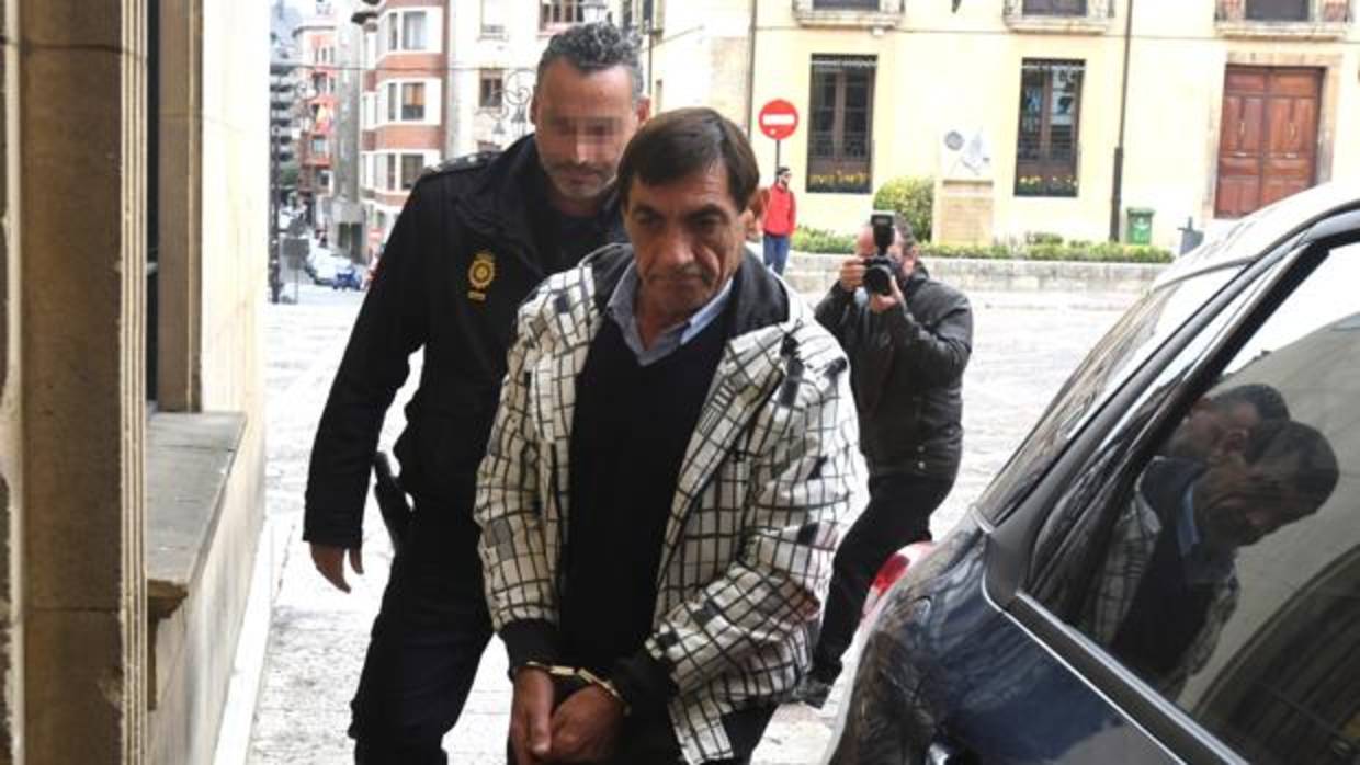 D. S.. G., acusado de matar a su sobrino tras una descusión, llega a la Audiencia de León