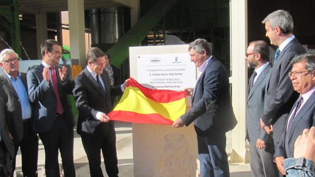 García-Page inaugura una planta en la cooperativa Avicon de Consuegra