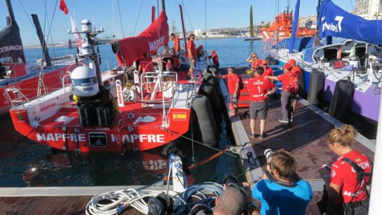 Equipo Mapfre en el Puerto de Alicante, salida de la Volvo Ocean Race 2017-2018