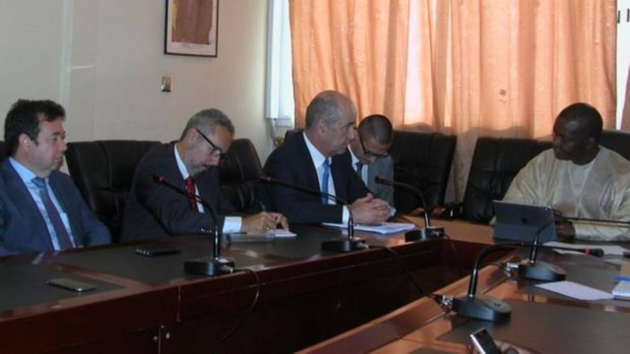 Gonzalo Medina, presidente de Asinca, y Pedro Ortega, consejero canario de Industria, en Dakar, este mes