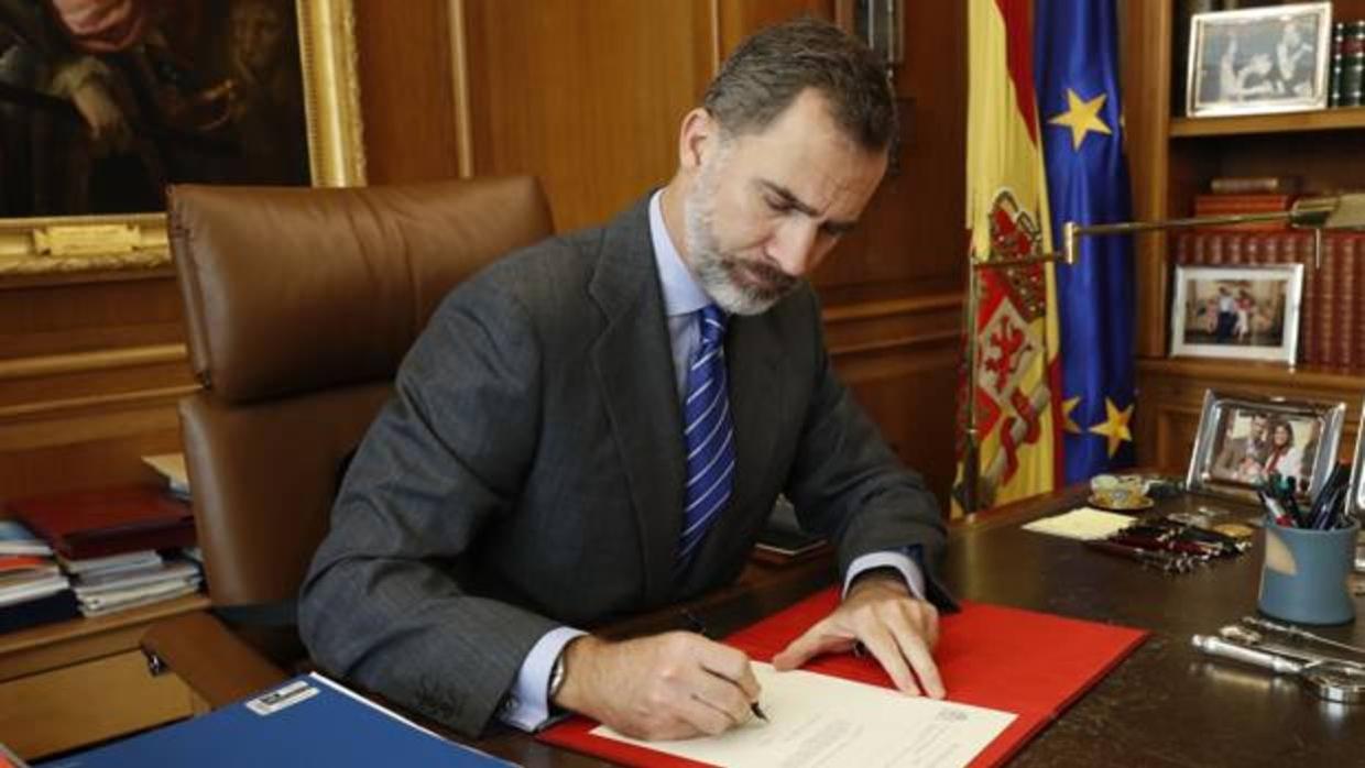 Don Felipe seguirá desde su despacho los acontecimientos en Cataluña tras la aprobación del artículo 155