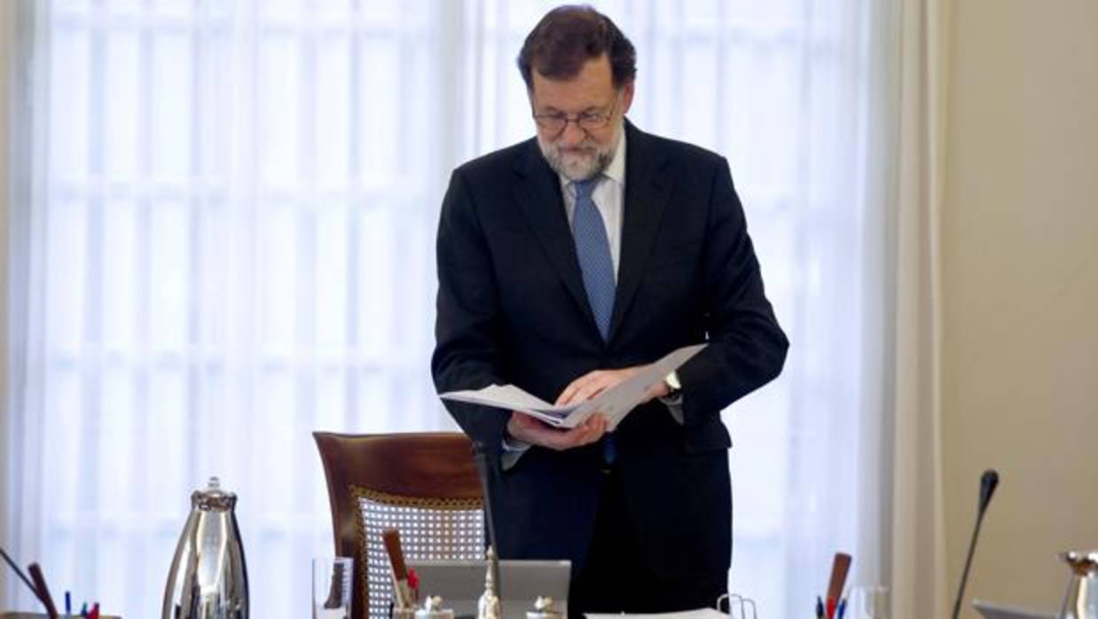 El presidente del Gobierno, Mariano Rajoy, en el Consejo de Ministros de ayer