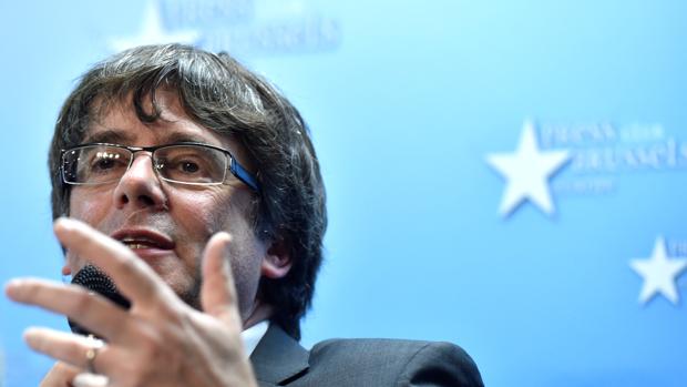 Puigdemont exige la libertad de los exconsejeros y augura una «represión larga y feroz»