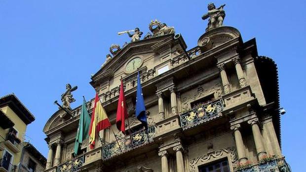 Un juez inadmite la querella contra los crímenes del franquismo presentada por el Ayuntamiento de Pamplona