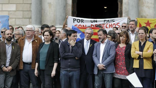 Domènech y Colau exigen la amnistía y anular la aplicación del 155