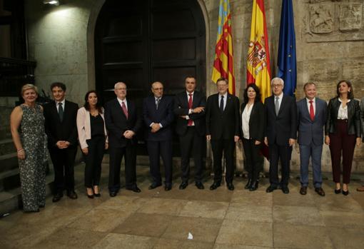 Imagen de Puig con los representantes de las Agencias de Viajes