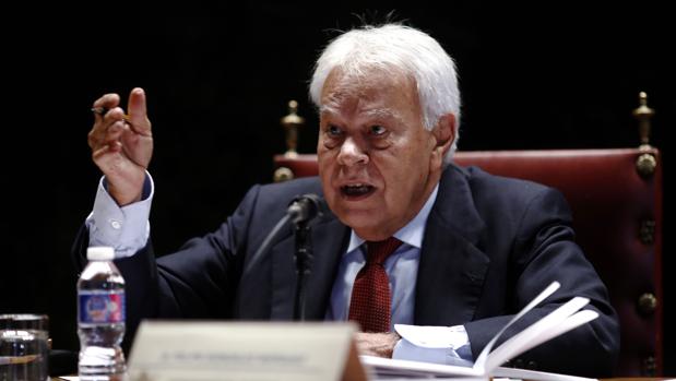 Felipe González, sobre la huida de Puigdemont: «Me parece un acto de cobardía, casi de vodevil»