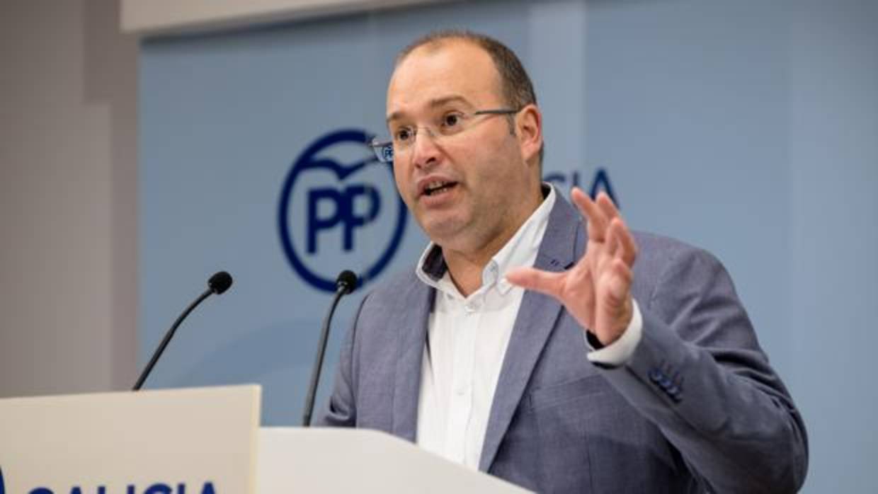 Miguel Tellado durante una rueda de prensa