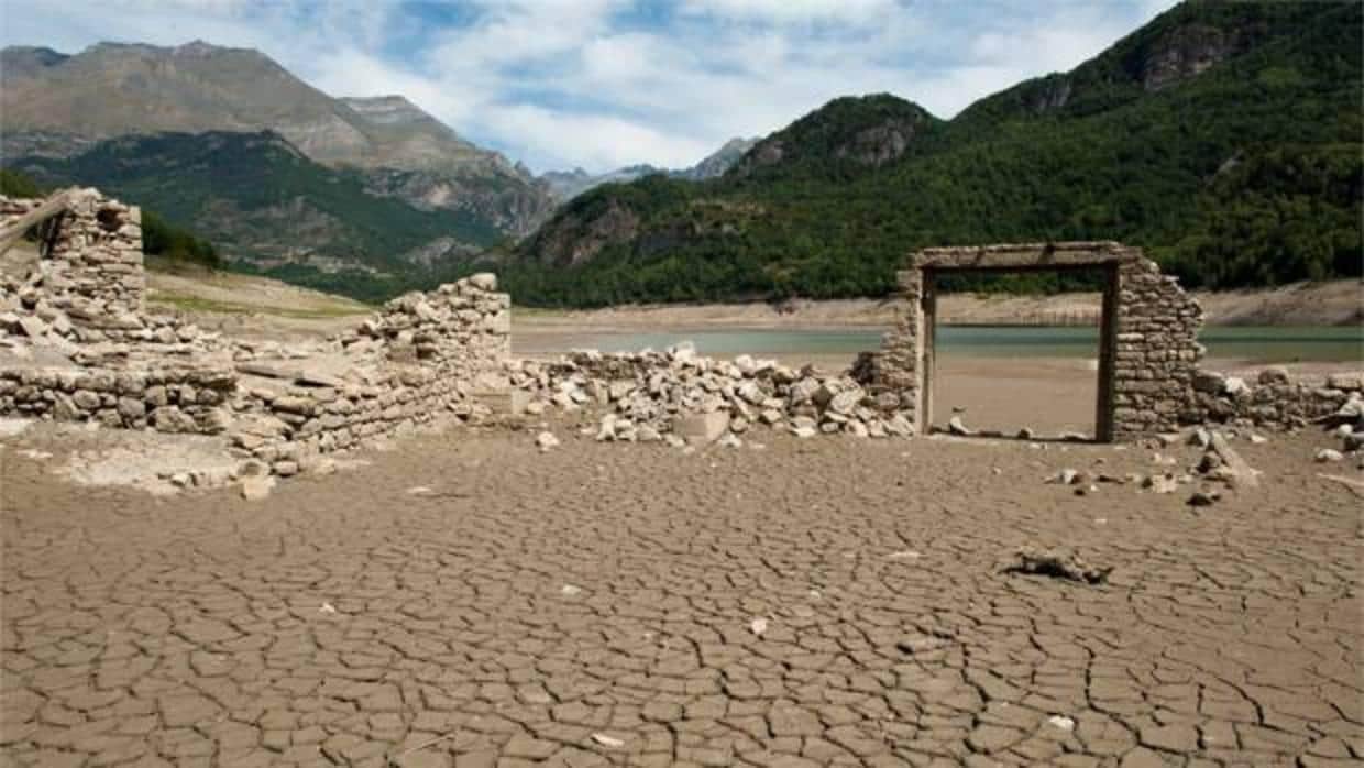 El embalse de Búbal (Huesca), uno de los que ejemplifica la sequía que azota a la cuenca del Ebro