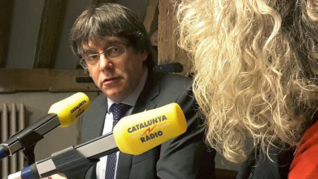 TV3 pretende lucrarse con la entrevista de Puigdemont cobrando al resto de cadenas