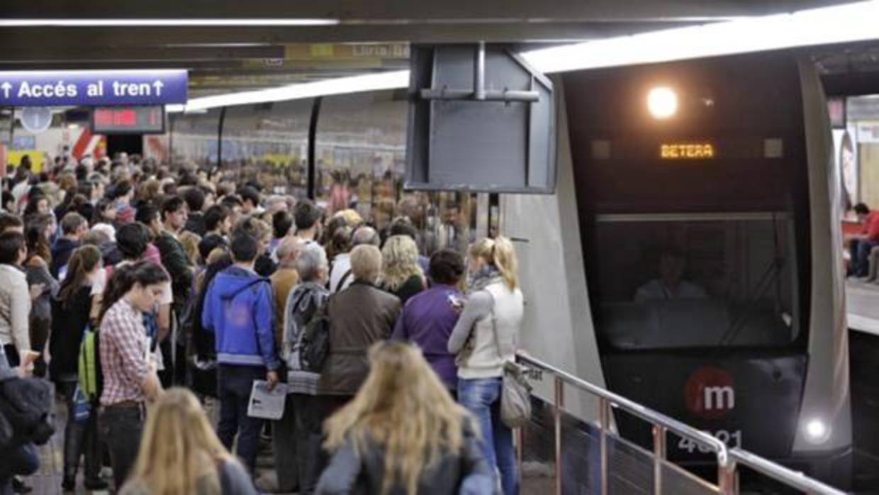 Imagen de artchivo de una estación del Metro de Valencia durante una jornada de huelga