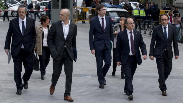 Los exconsejeros de Puigdemont buscarán blindarse con el 21-D