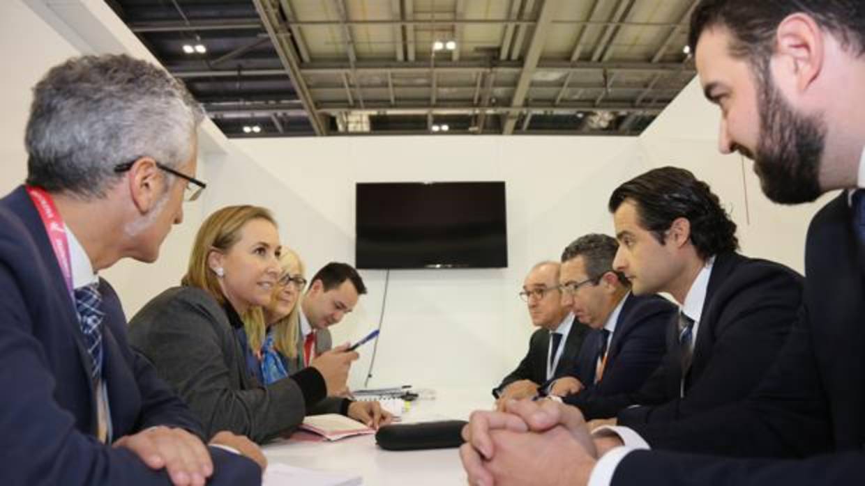 Reunión entre directivos de TUI Polonia, la Diputación de Alicante, Hosbec y el alcalde de Benidorm